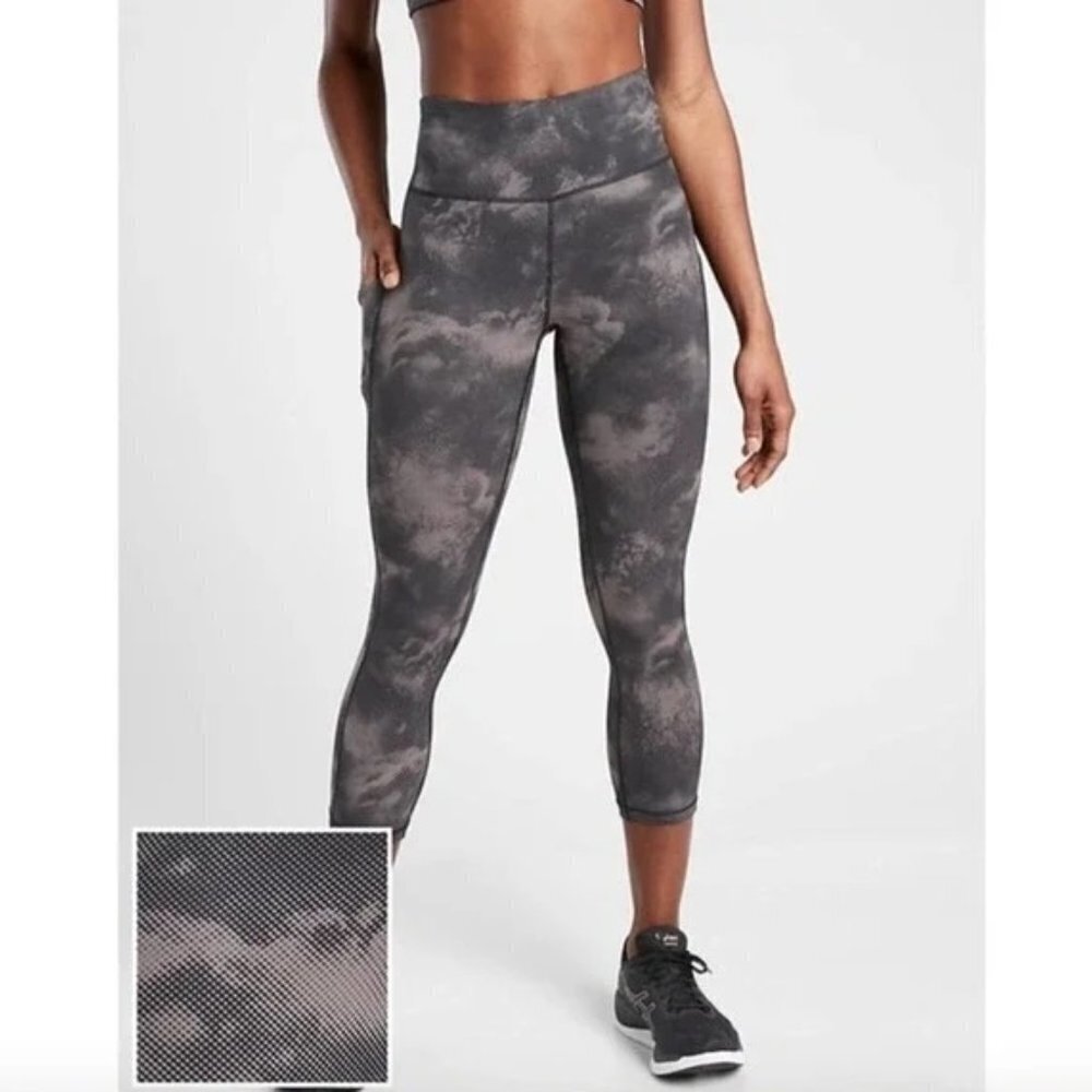 Athleta‎ Ultimate Stash Pocket Printed Capri Leggings Women's Small